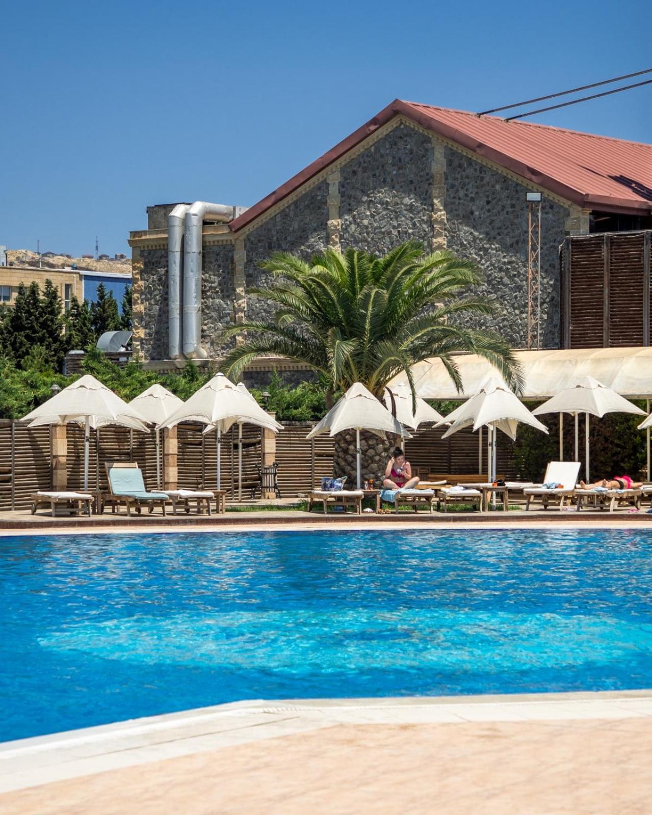 Green City Resort Hotel Baku Exterior foto