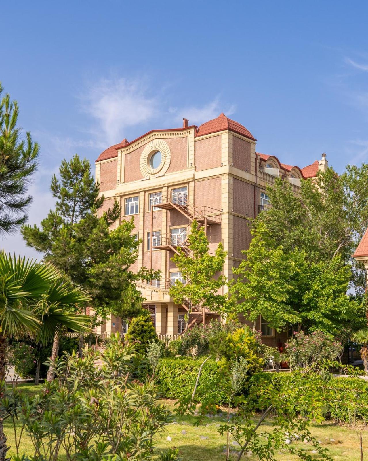 Green City Resort Hotel Baku Exterior foto